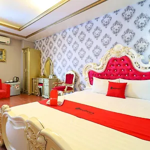 2* Hotel Reddoorz Bui Vien Walking Street